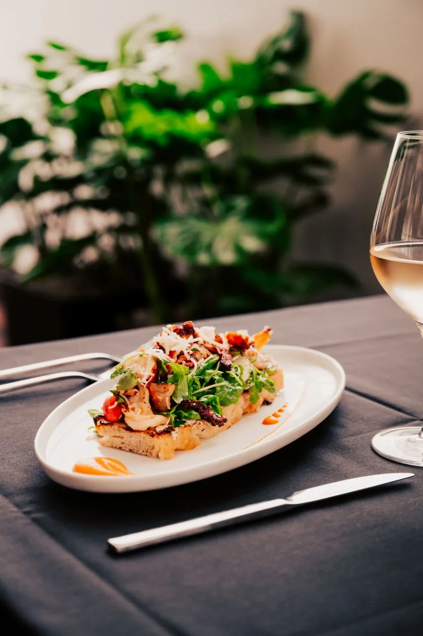 bruschetta with wine